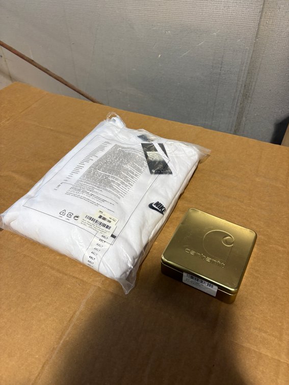 Lot of 2 Nike Hoodie Size 4XLT & Carhartt Wallet
