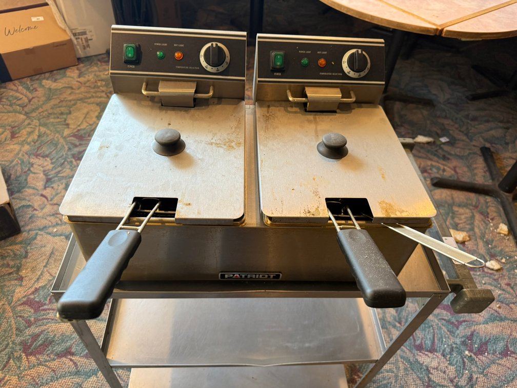 Patriot Double Deep Fryer - Drained & Cleaned