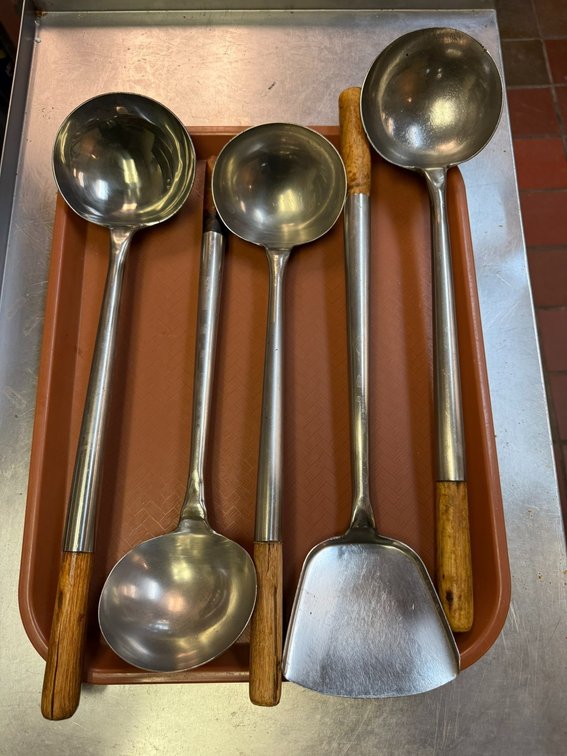 Lot of 5 Ladles & Spatula