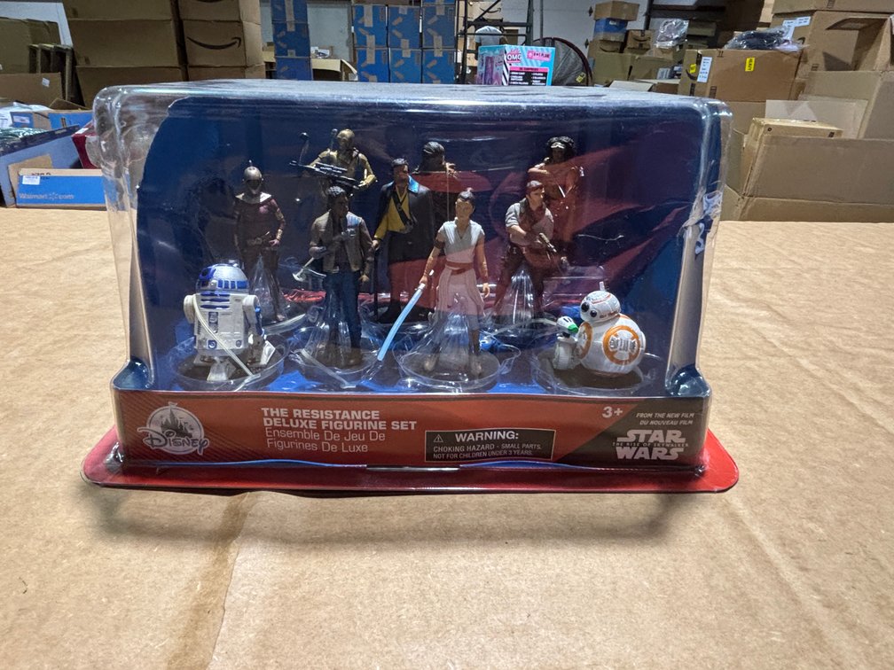 Disney Star Wars The Resistance Deluxe Figurine Set