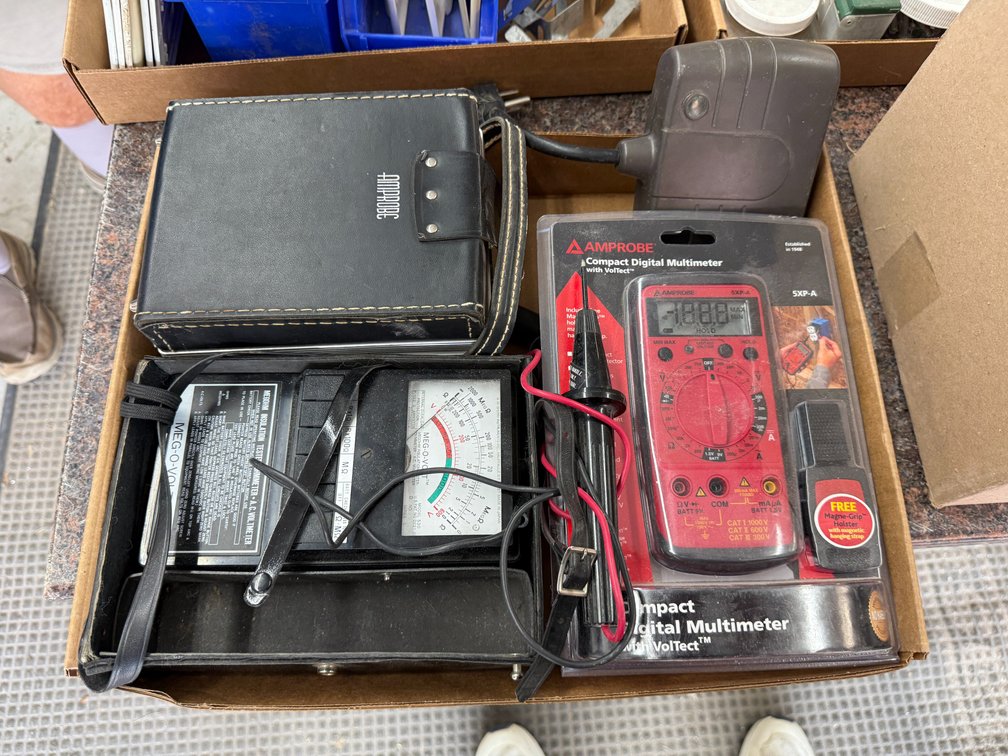 Amprobe Meg-o-volt Tester, Ohmmeter, Amprobe Compact Digital Multimeter