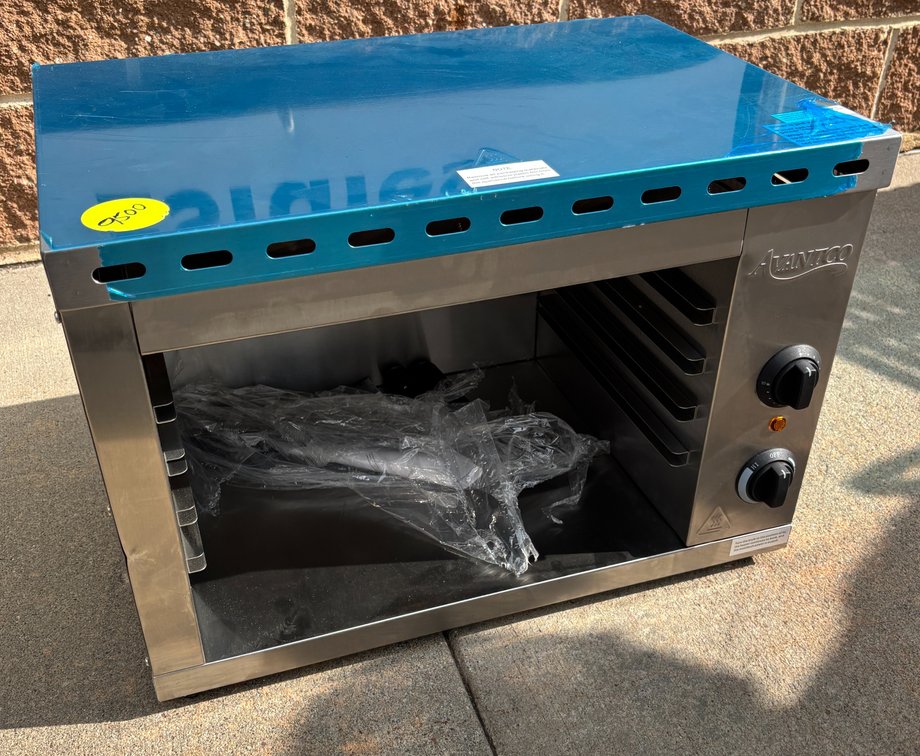 New Avantco Electric Countertop Cheese Melter / Salamander Model: 177CHSME231M