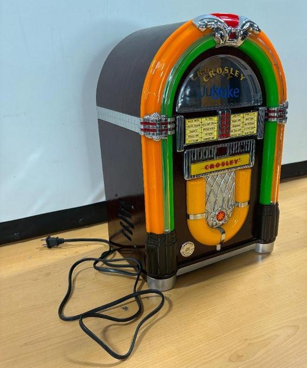 Crosley Replica Jukebox Countertop Radio