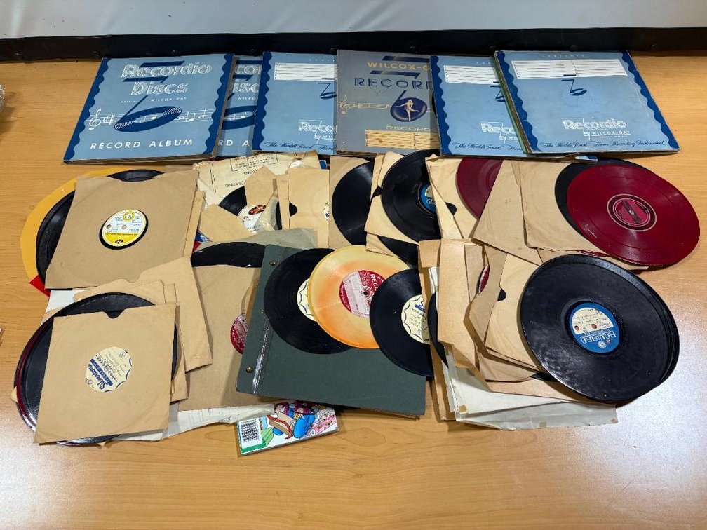 Group of Antique 78 Records, Recordio Discs Record Albums, Various Colors