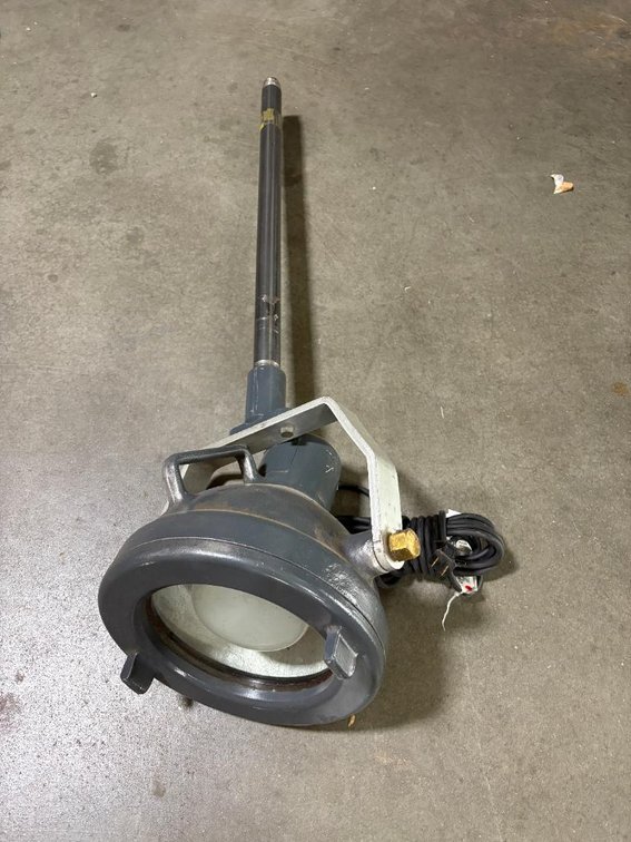 Heavy-Duty Spot Light, Missing Base