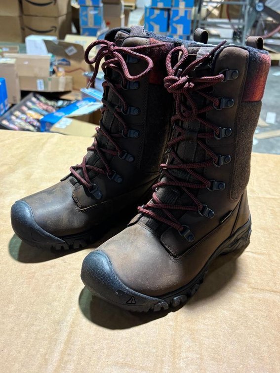 Keen Tall Winter Boots Women's Size 6.5