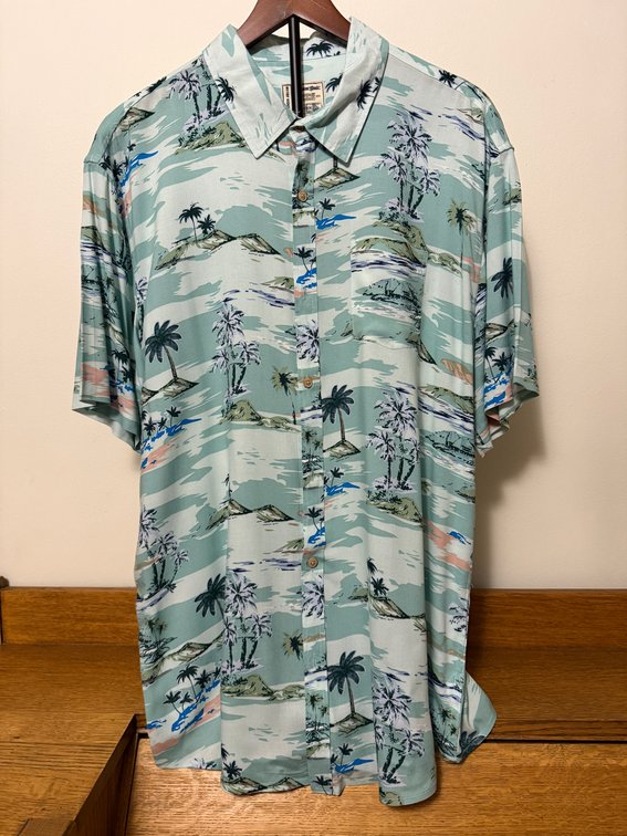 Alexander Julian Colours Size XL Button Down Short Sleeve Shirt, 100% Rayon Beach Shirt