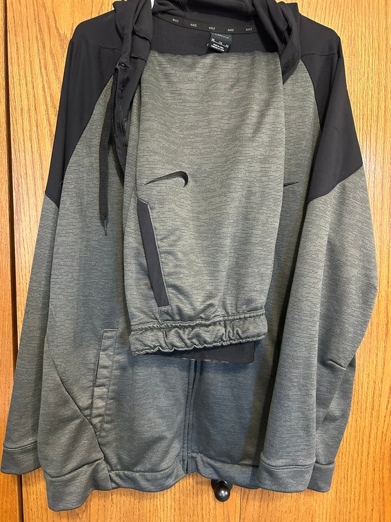 Nike Sweatsuit, Top Size XXL, Bottoms Size XL, Dri-Fit, 100% Polyester, Good Condition