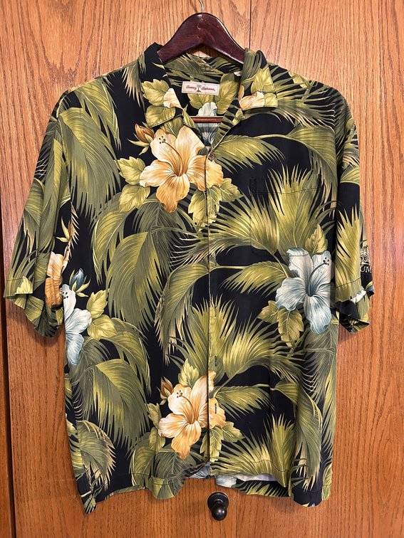 Tommy Bahama Hawaiian Button Down Shirt, Size XL, 100% Silk, Good Cond.