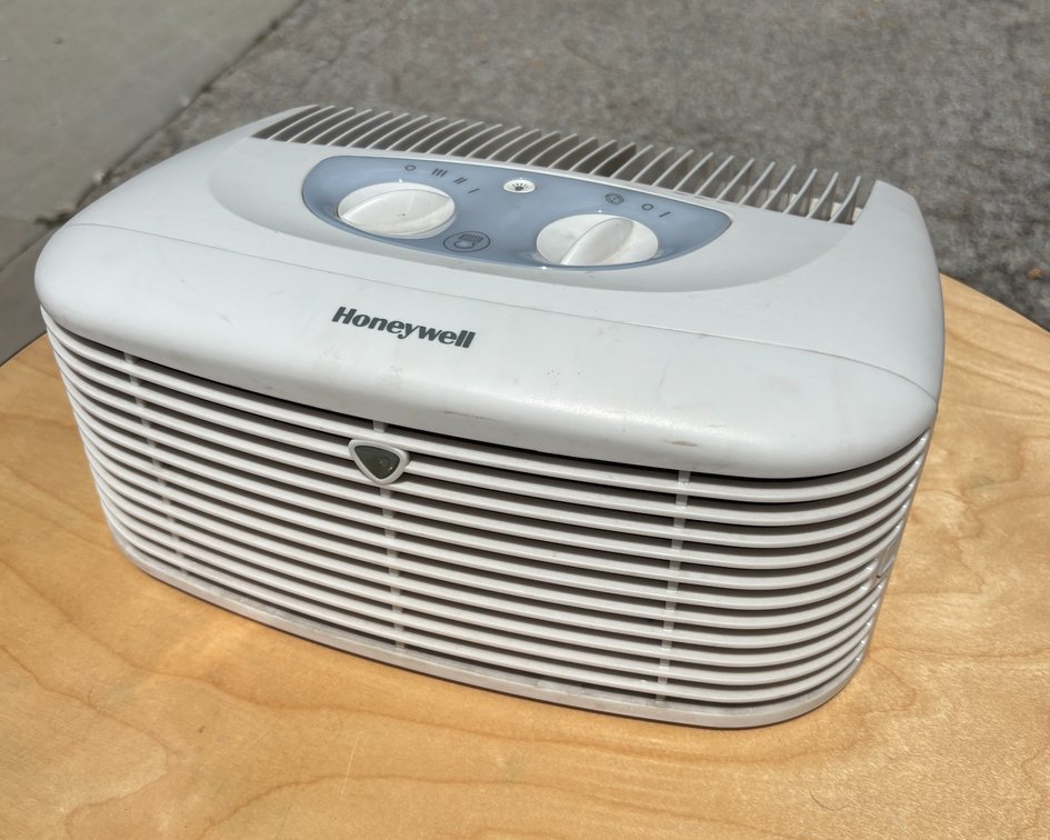 Honeywell HEPAClean Compact Air Purifier 