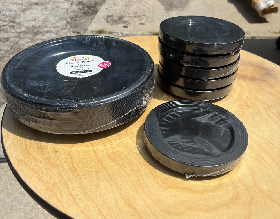 Group of 10 1/4" & 6" Disposable Plastic Plates - Black