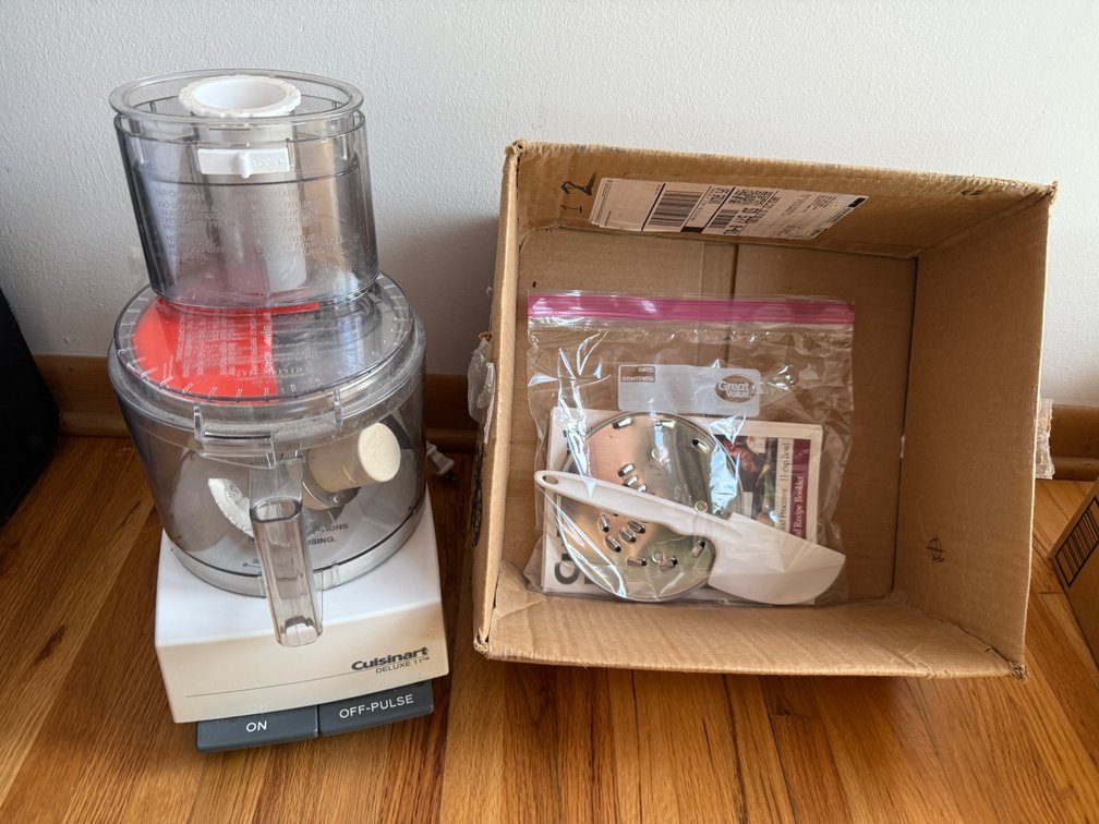 Cuisinart Deluxe 11 Food Processor, Near New w/ Manual