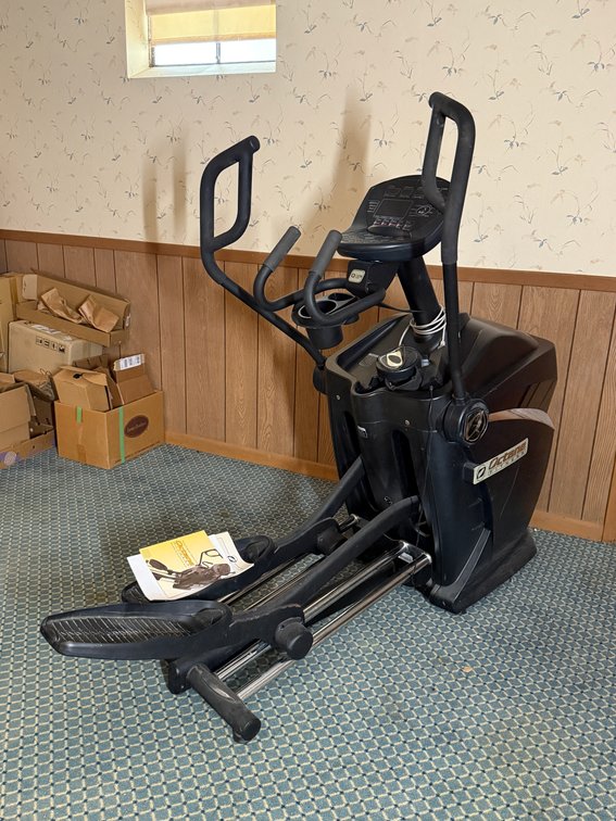 Octane Fitness Elliptical Cross Trainer, Q45e w/ Manuals, See Images for Details