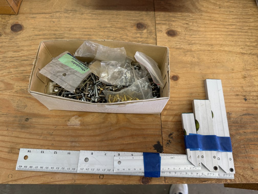 Carpenter Squares, Screws