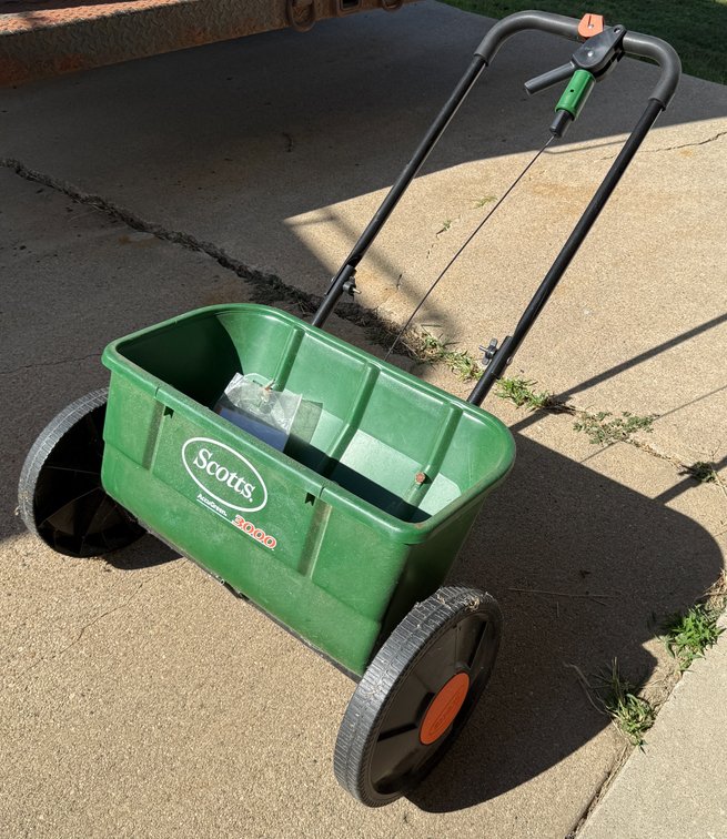 Scotts AccuGreen 3000 Drop Spreader