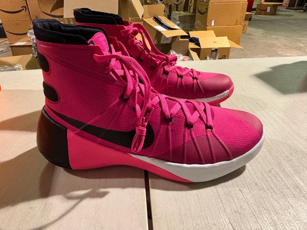 Nike Size 11.5 Hyperdunk Think Pink GOAT Basketball Hi-Top Sneakers / Shoes