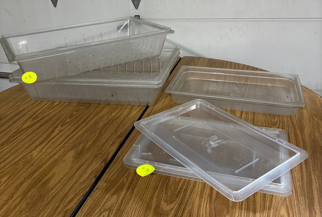 Lot of 6 Plastic Food Pan,  Colanders & Lids