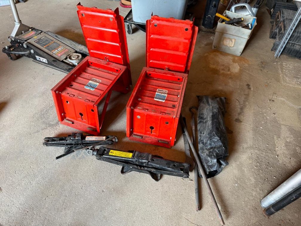 2-Part Car Ramps and Pair of Scissor Jacks