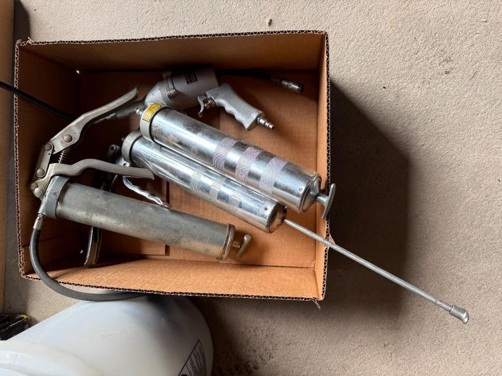 Grease Guns and Lube Guns