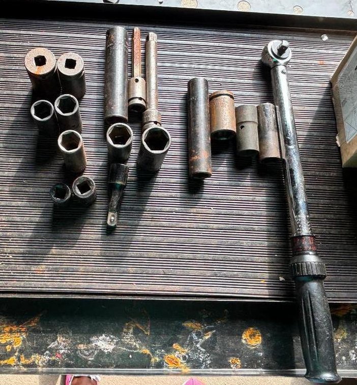 Torque Wrench, Sockets and Extensions