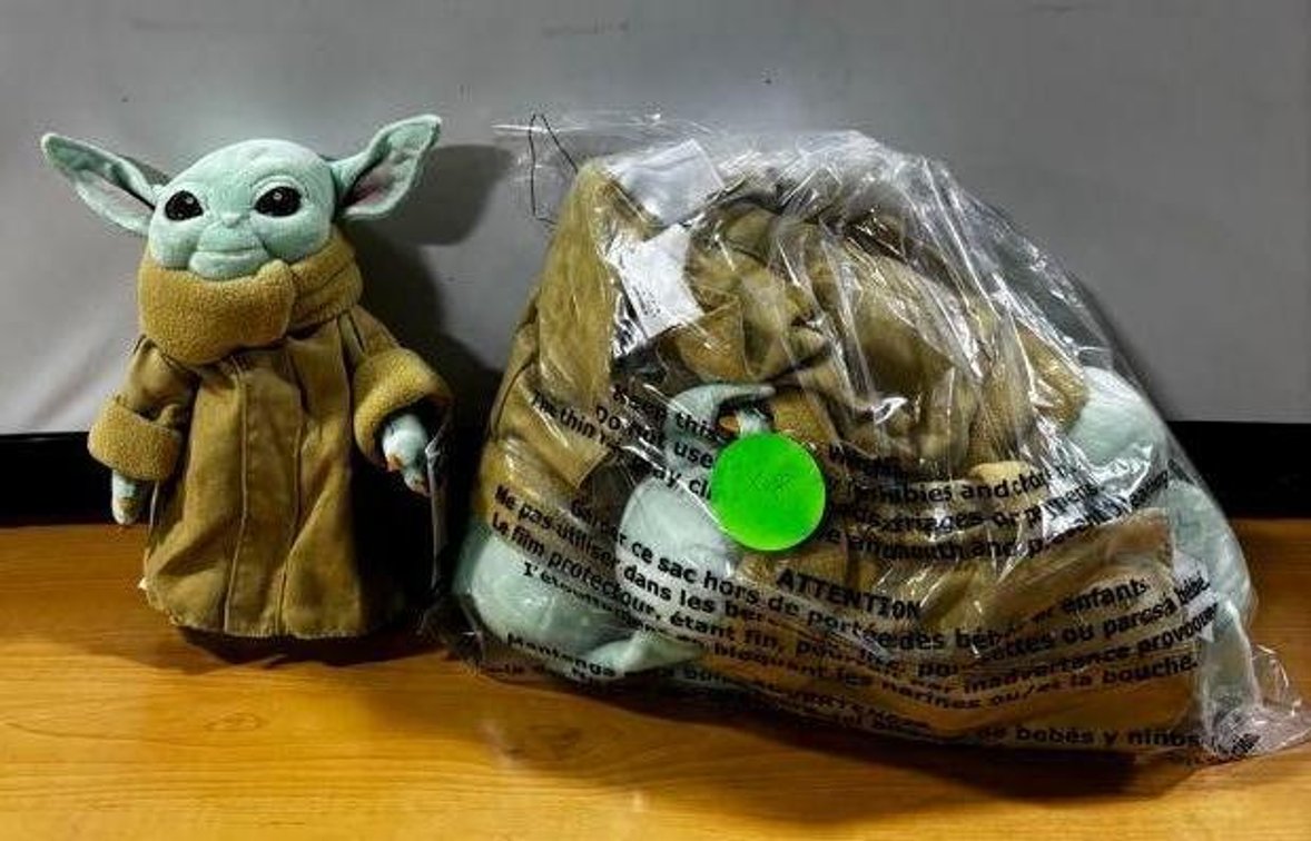 Lot of 8, New, Disney Star Wars  The Mandalorian Grogu (the Child) Plush Toy