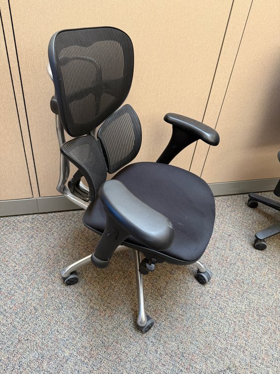High-Quality Task Chair / Office Chair, Contemporary Design, Good Condition