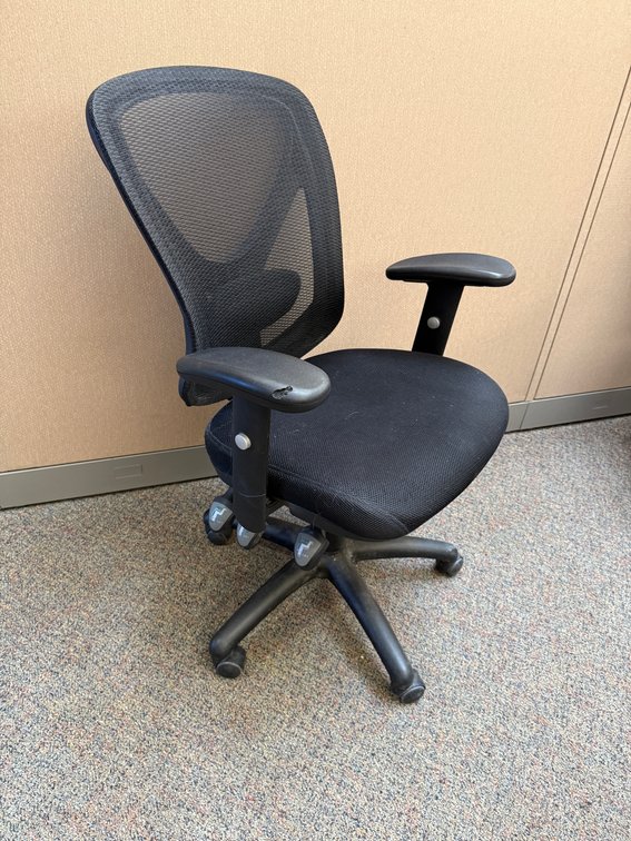 Carder Task Chair / Office Chair, Adjustable Controls, Good Condition, Minor Flaw in One Arm