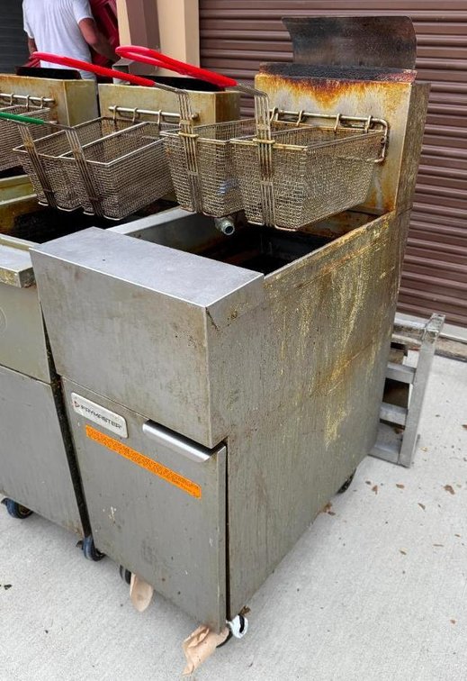 Frymaster Gas Floor Fryer, Mobile Base, w/ Baskets, Approx. 40lb - 50lb