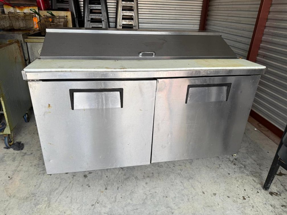 TRUE TSSU-60-16-HC 60in 2-Door Refrigerated Sandwich Salad Prep Table on Mobile Base