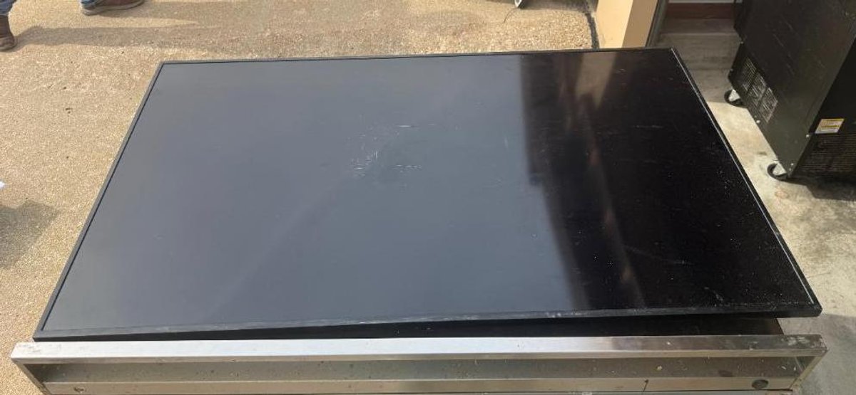 Samsung QB55R, TV, 55in, Wall-Mount w/ Bracket, No Remote, Mfg. June 2019