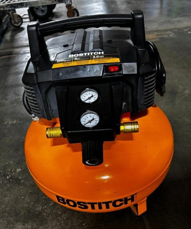 Bostitch Professional Portable Air Compressor, 150PSI, 6 Gallon, 2.6 SCFM, Like New