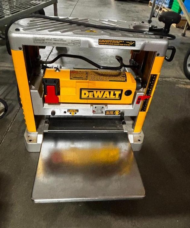 DeWalt DW734 - 12-1/2" Thickness Planer, Like New