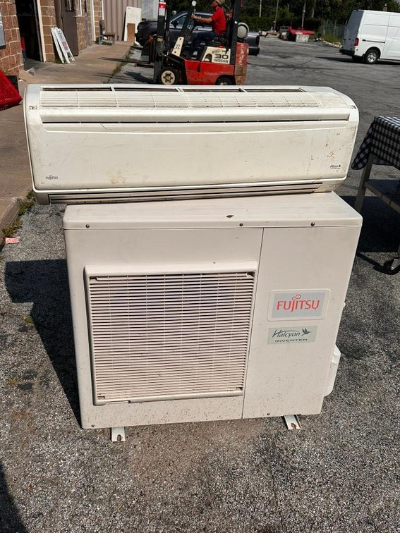 Fujitsu Split Type Air Conditioner Model ASU30CLX1, 208/230v, 1-PH, Mini-Split