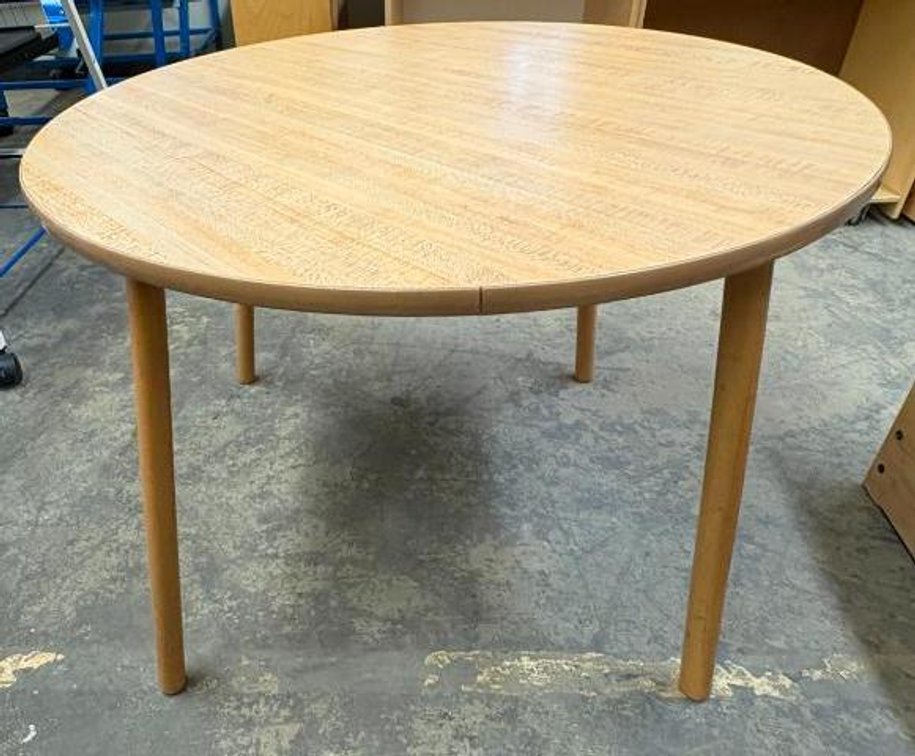 Round Work / School Table, 28in Dia.