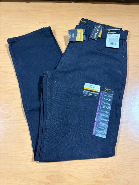 New Lee Jeans Size 30 x 32 Regular Fit Tapered Leg Blackout Jeans, 2009507