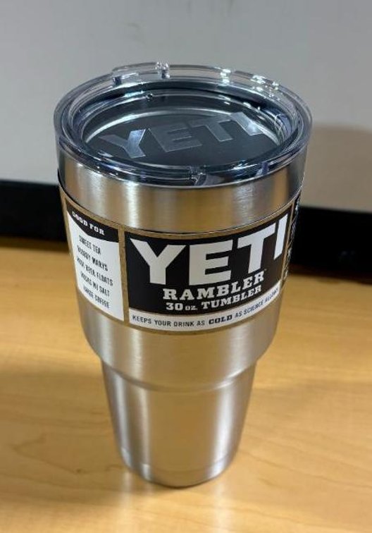 New YETI Stainless Steel 30oz Rambler Tumbler w/ Lid