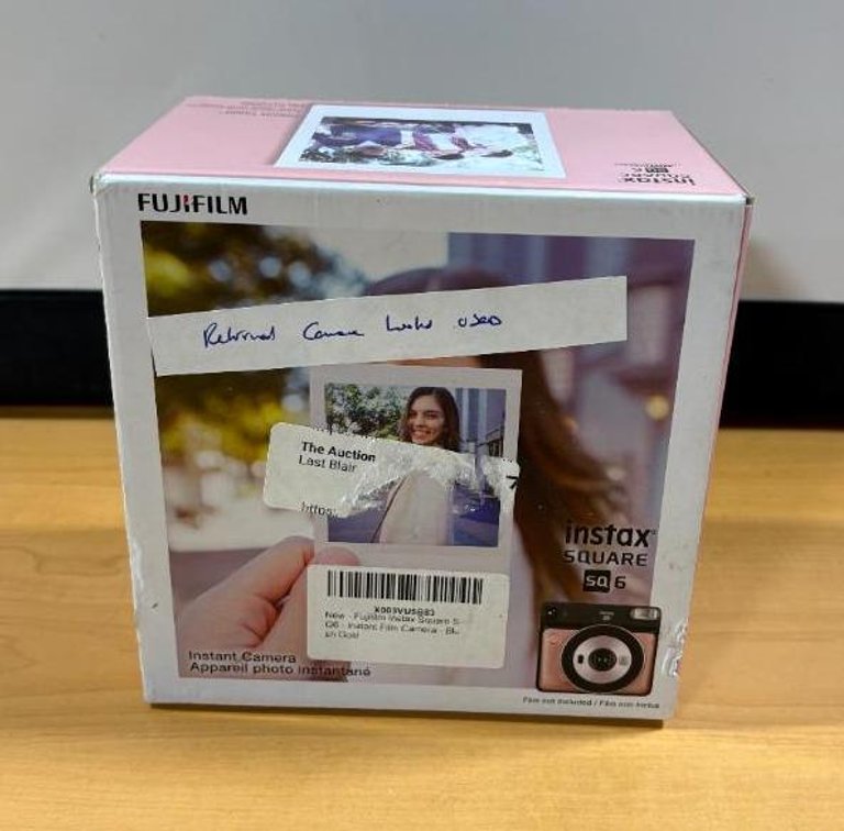 Store Return Item, Fuji Film instax Square SQ 6 Instant Camera