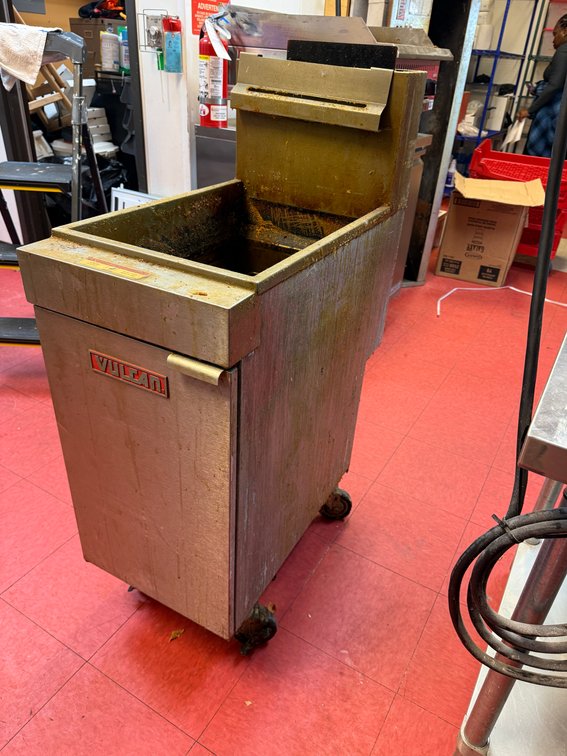 Vulcan Model LG300 Natural Gas Floor Fryer on Mobile Base, 90,000 BTU