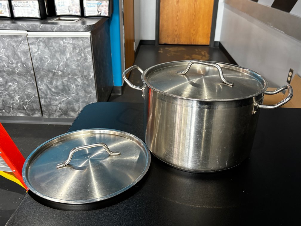 WINCO Stainless Steel Stock Pot w/ Lids, Model: SST-12 - 12 Quart
