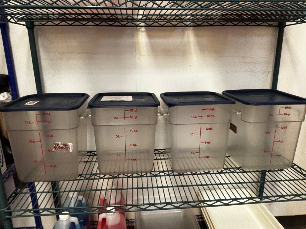 Lot of 4, 18 Quart Cambro Food Containers w/ Lids, Sold 4 x High Bid
