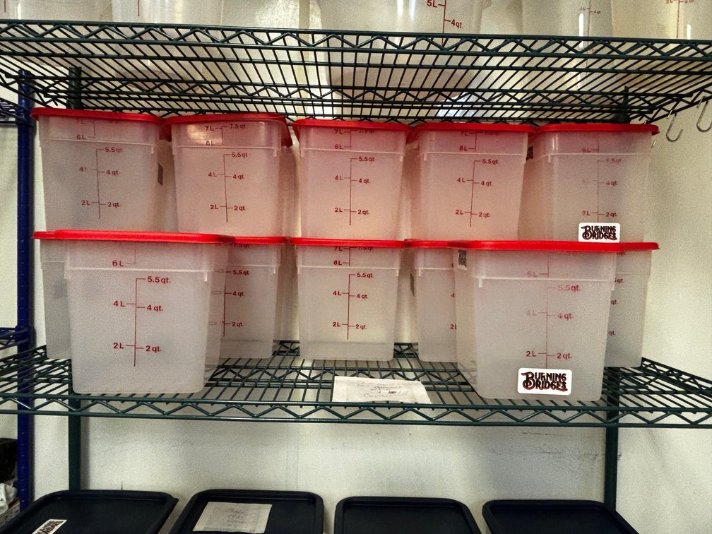 Lot of 12, 7.5 Quart Cambro Food Containers w/ Lids, Sold 12 x High Bid