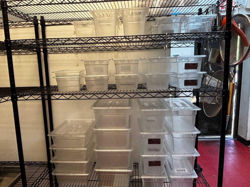 Large Group of Cambro Food Pans w/ Lids, (9) 1/6-Size, (16) 1/3-Size, (8) 1/2-Size All w/ Lids