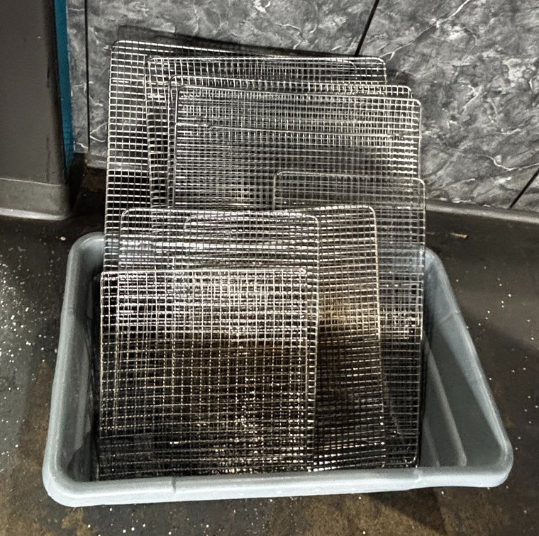 Bus Tub w/ 9 Various Cooling Racks