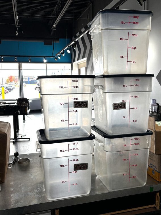 Group of 5, Cambro 18-Quart Food Containers w/ Lids, Sold 5 x High Bid