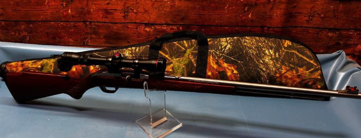 Marlin Model 60 Rifle 22LR w/ Simmons Scope SN: 98438222