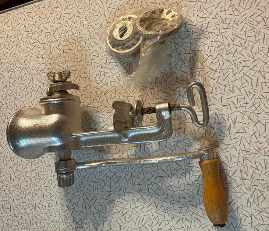 Landers Manual Meat Grinder