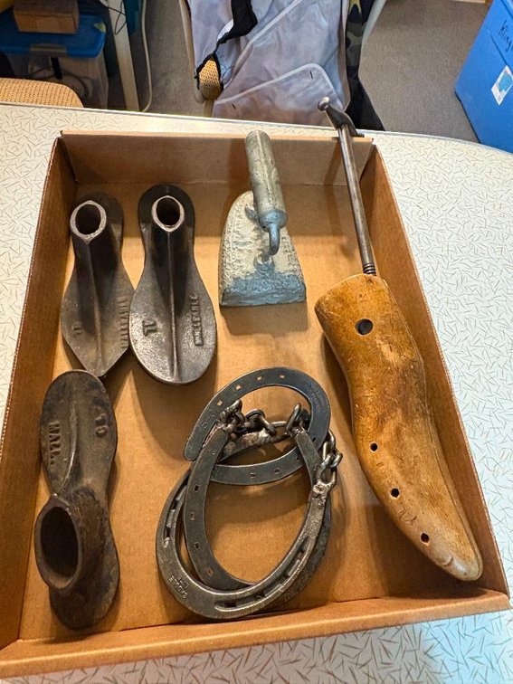 Cast Iron Cobbler Tools and Supplies, Horseshoes