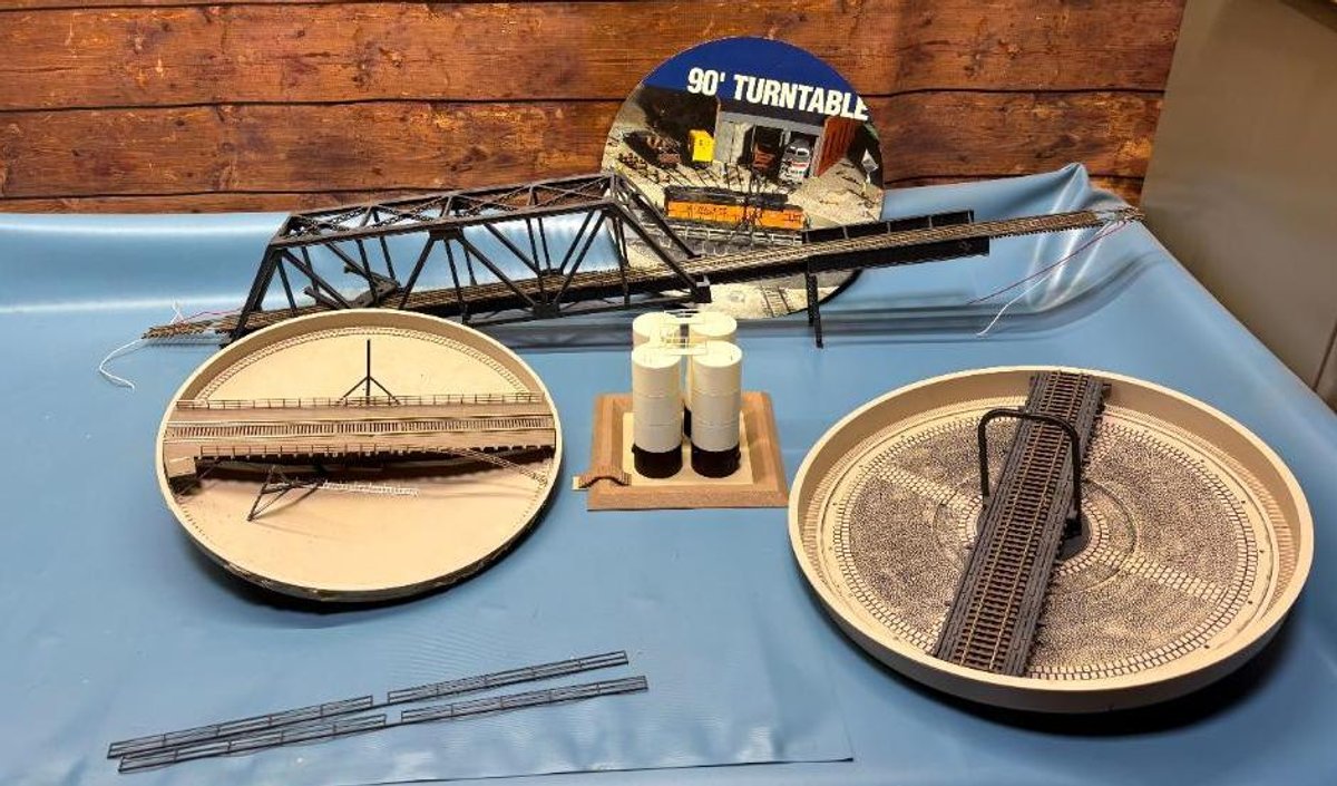 Turntables, Bridge, etc - HO Scale Model Railroad Accessories 