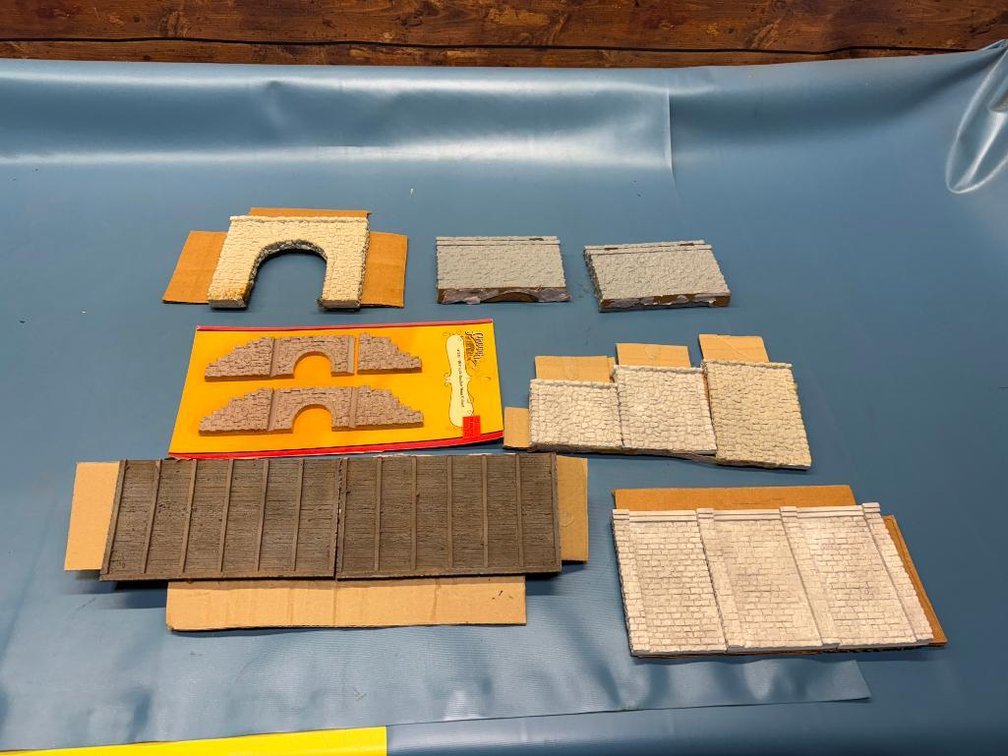 HO Scale Model Railroad Scenery Parts
