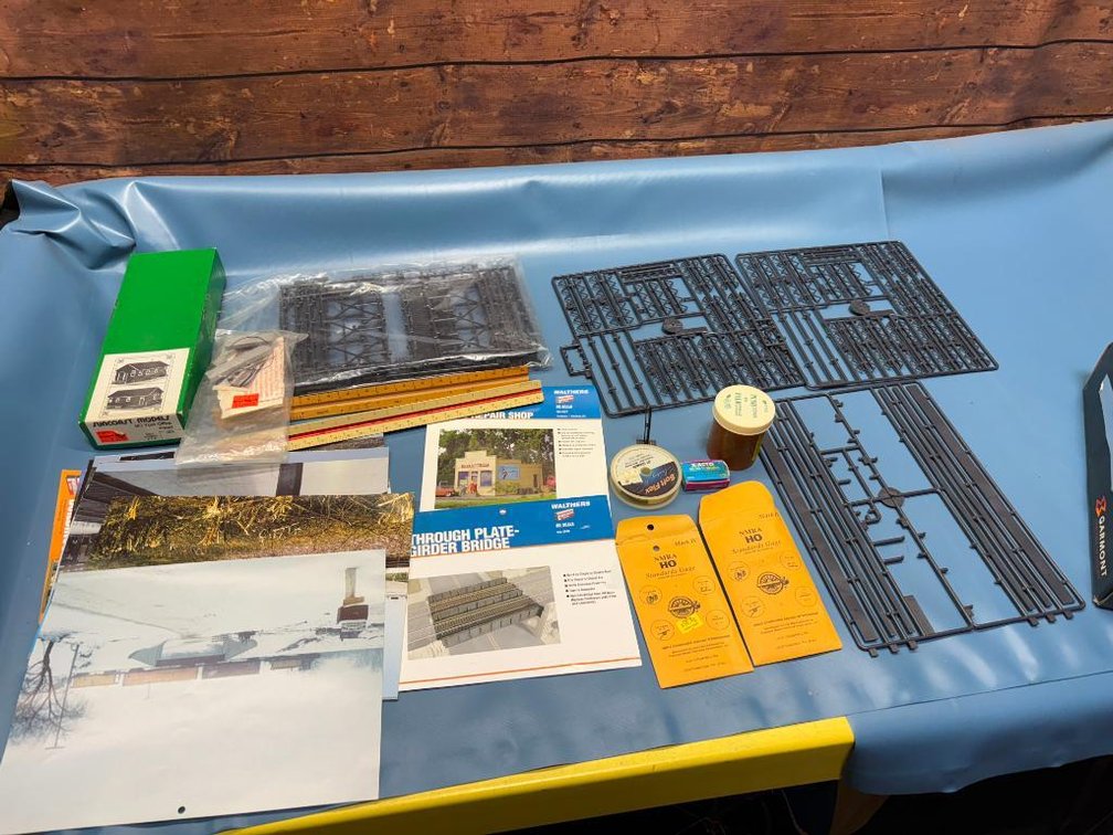 Walthers Cornerstone HO Scale Through Plate-Girder Bridge, etc